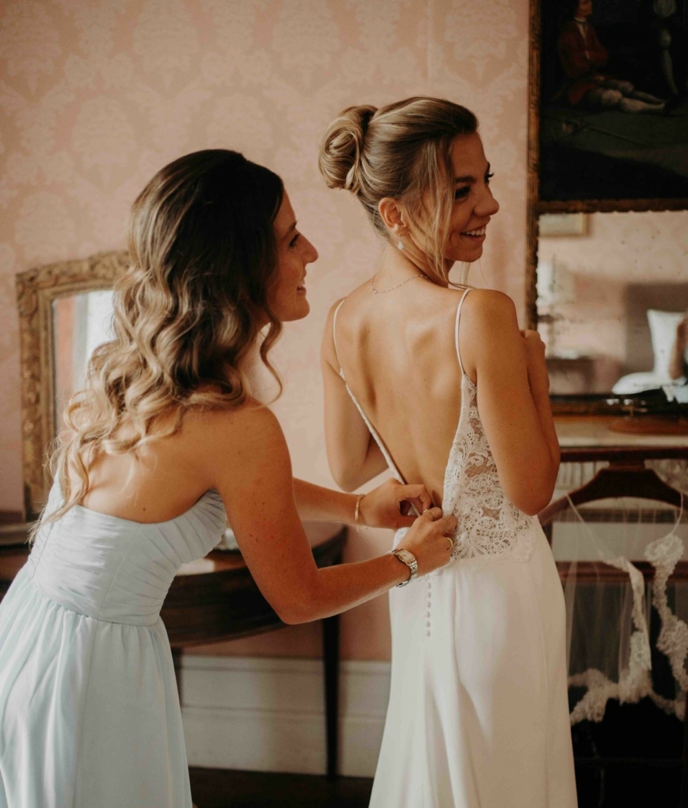 se préparer au château Préparatif de la marié dans les chambres du château